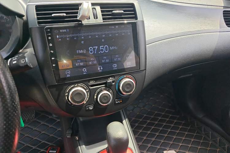 Used Nissan Tiida 2014 1.6L CVT Comfort Model Audio And AC Panel