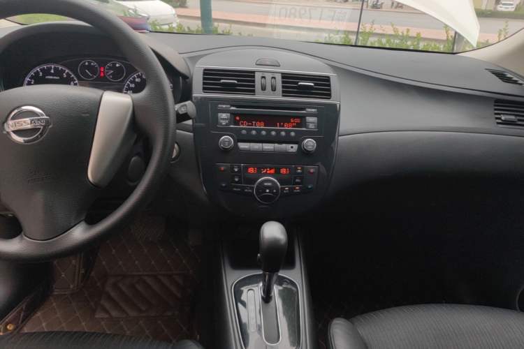 Used Nissan Tiida 2014 1.6L CVT Smart Model Audio And AC Panel
