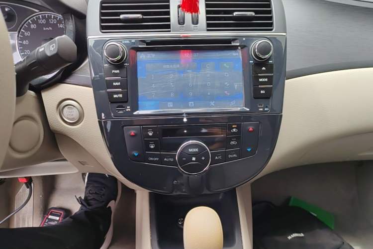 Used Nissan Tiida 2014 1.6L CVT Smart Model Audio And AC Panel