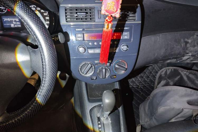 Used Nissan Tiida 2014 1.6L CVT Comfort Model Audio And AC Panel