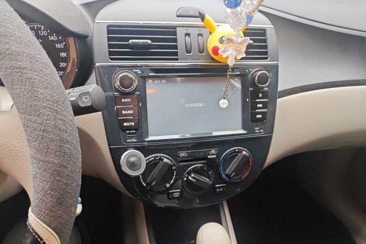 Used Nissan Tiida 2014 1.6L CVT Smart Model Audio And AC Panel