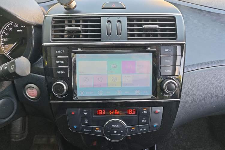 Used Nissan Tiida 2014 1.6L CVT Smart Model Audio And AC Panel
