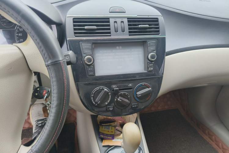 Used Nissan Tiida 2014 1.6L CVT Comfort Model Audio And AC Panel