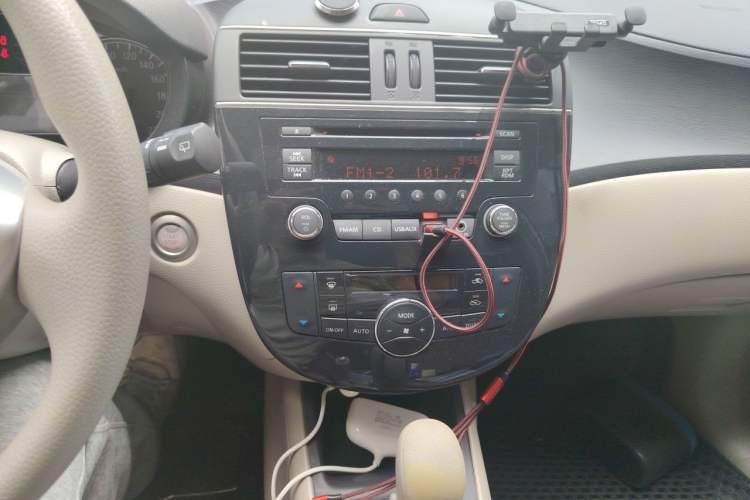 Used Nissan Tiida 2014 1.6L CVT Smart Model Audio And AC Panel