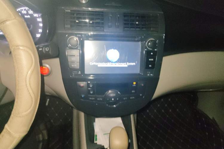 Used Nissan Tiida 2014 1.6L CVT Smart Model Audio And AC Panel