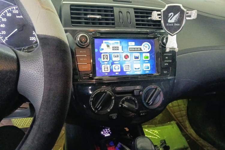 Used Nissan Tiida 2014 1.6L CVT Comfort Model Audio And AC Panel