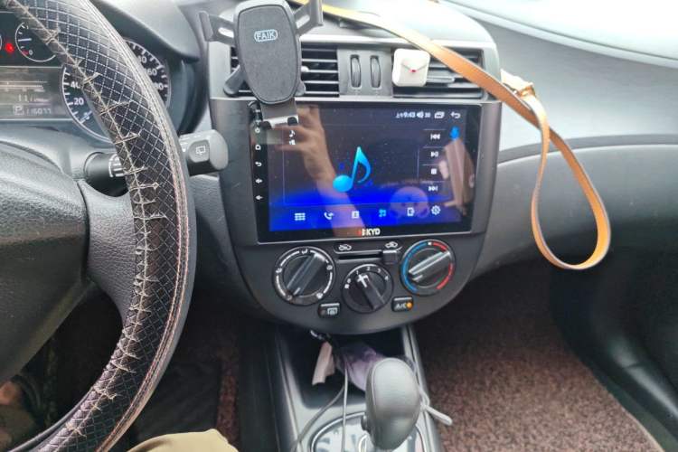 Used Nissan Tiida 2014 1.6L CVT Comfort Model Audio And AC Panel