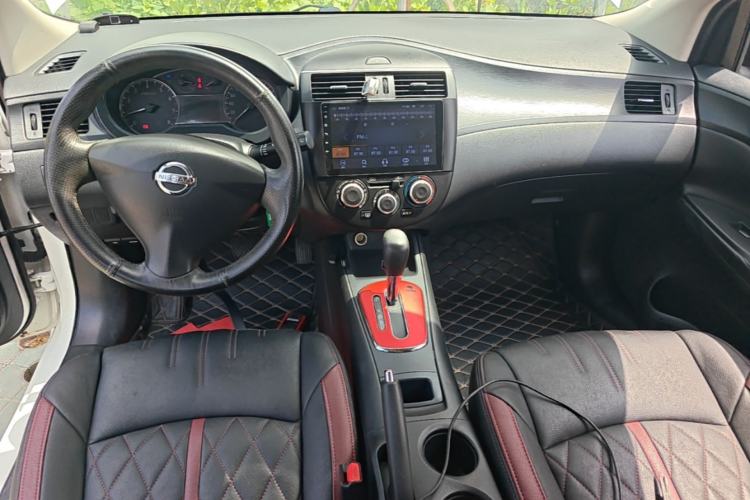 Used Nissan Tiida 2014 1.6L CVT Comfort Model Center Console