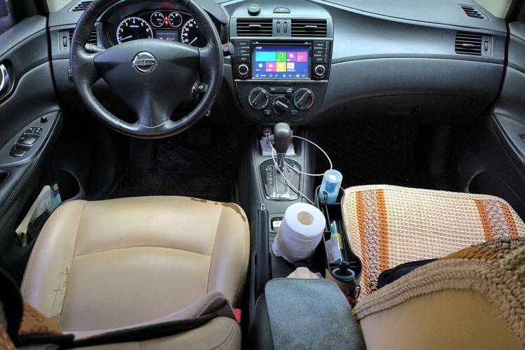 Used Nissan Tiida 2014 1.6L CVT Comfort Model Center Console