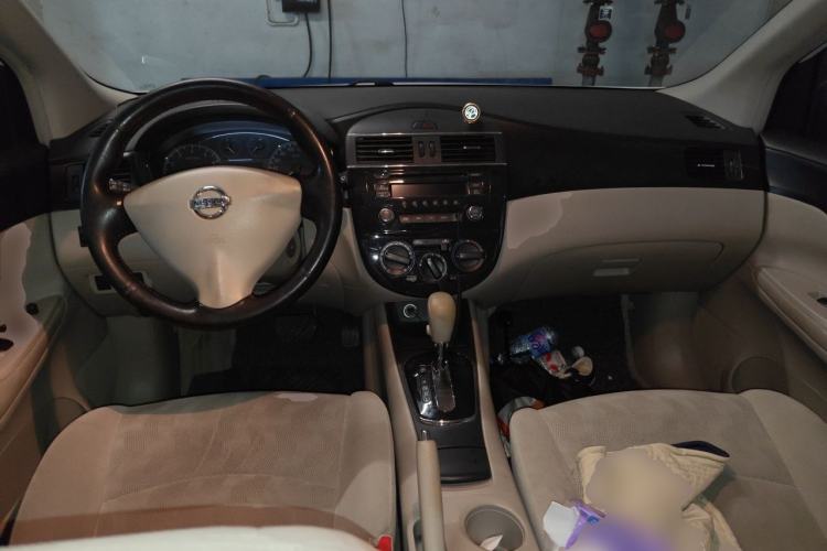 Used Nissan Tiida 2014 1.6L CVT Comfort Model Center Console
