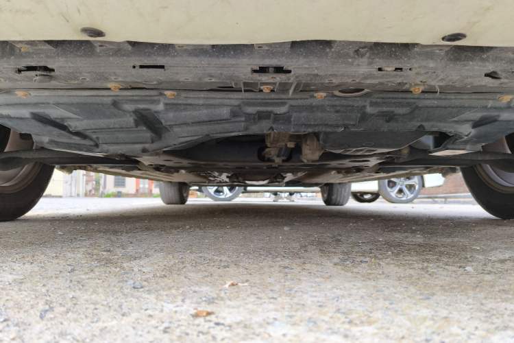 Used Nissan Tiida 2014 1.6L CVT Smart Model Chassis Front