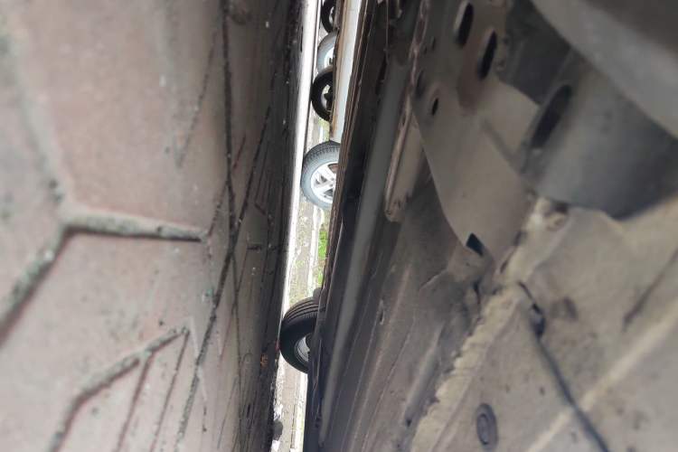 Used Nissan Tiida 2014 1.6L CVT Comfort Model Chassis Front Left