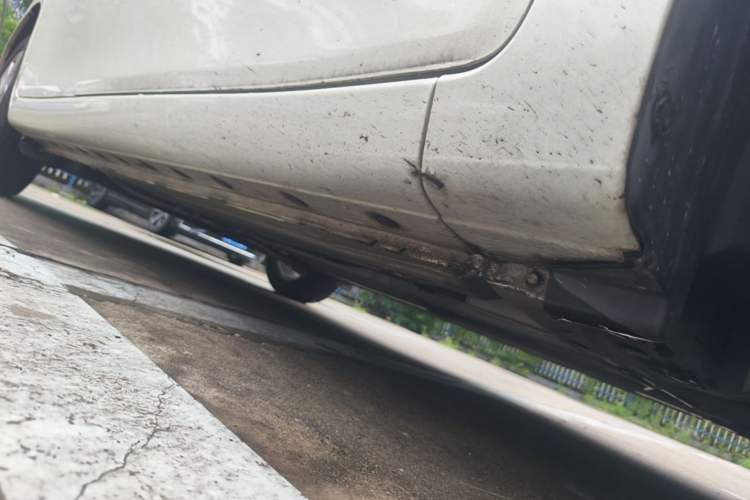 Used Nissan Tiida 2014 1.6L CVT Smart Model Chassis Front Right