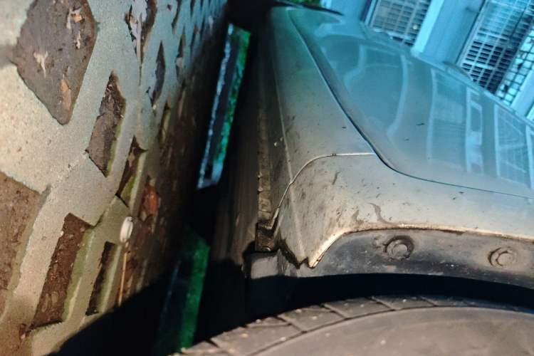 Used Nissan Tiida 2014 1.6L CVT Comfort Model Chassis Front Right