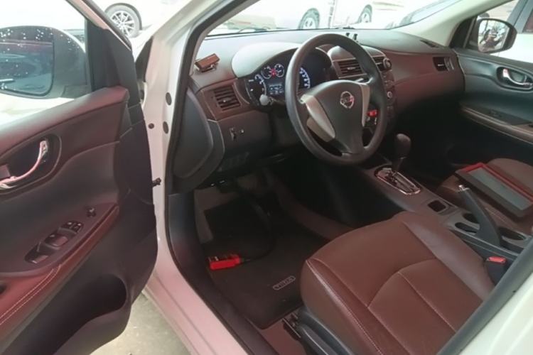 Used Nissan Tiida 2014 1.6L CVT Cool Cafe Edition Driver Seat