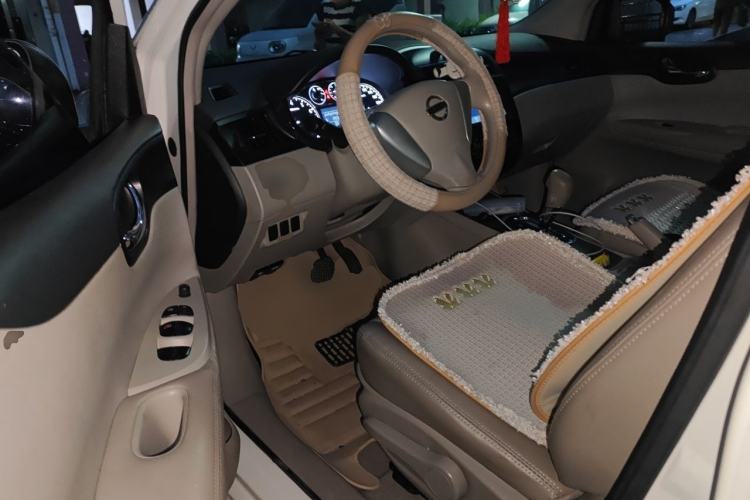 Used Nissan Tiida 2014 1.6L CVT Cool Cafe Edition Driver Seat