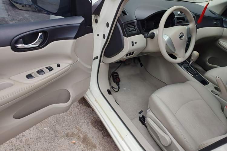 Used Nissan Tiida 2014 1.6L CVT Smart Model Driver Seat