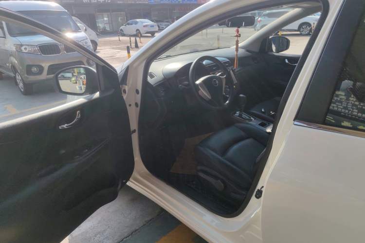 Used Nissan Tiida 2014 1.6L CVT Smart Model Driver Seat