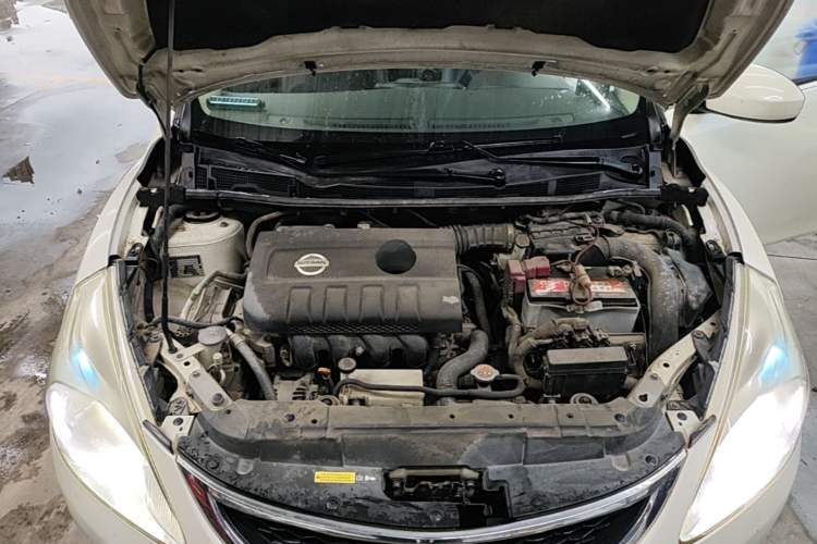 Used Nissan Tiida 2014 1.6L CVT Smart Model Engine Bay