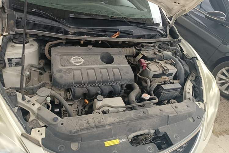 Used Nissan Tiida 2014 1.6L CVT Smart Model Engine Bay