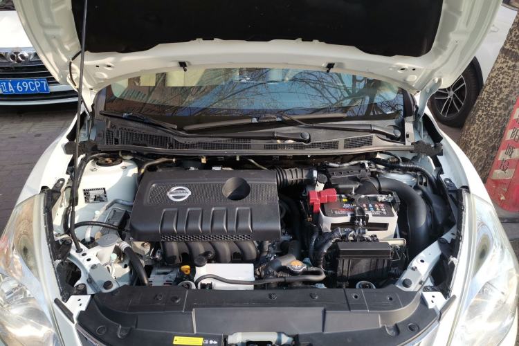Used Nissan Tiida 2014 1.6L CVT Smart Model Engine Bay