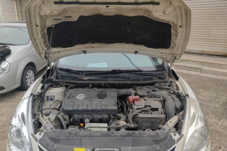 Used Nissan Tiida 2014 1.6L CVT Smart Model Engine Bay
