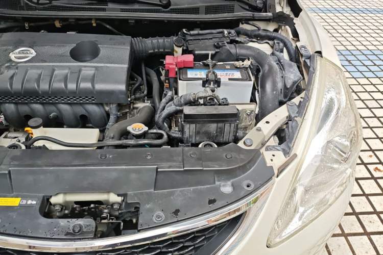 Used Nissan Tiida 2014 1.6L CVT Smart Model Engine Bay Left