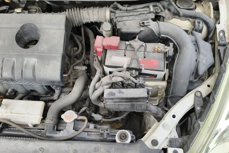 Used Nissan Tiida 2014 1.6L CVT Smart Model Engine Bay Left