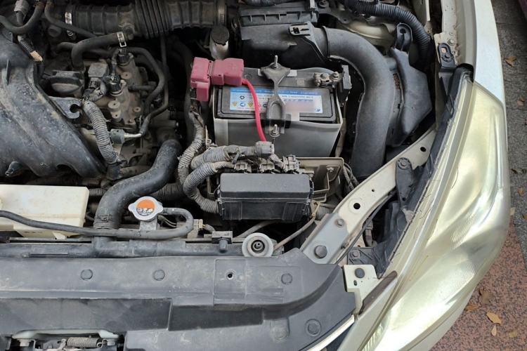 Used Nissan Tiida 2014 1.6L CVT Comfort Model Engine Bay Left