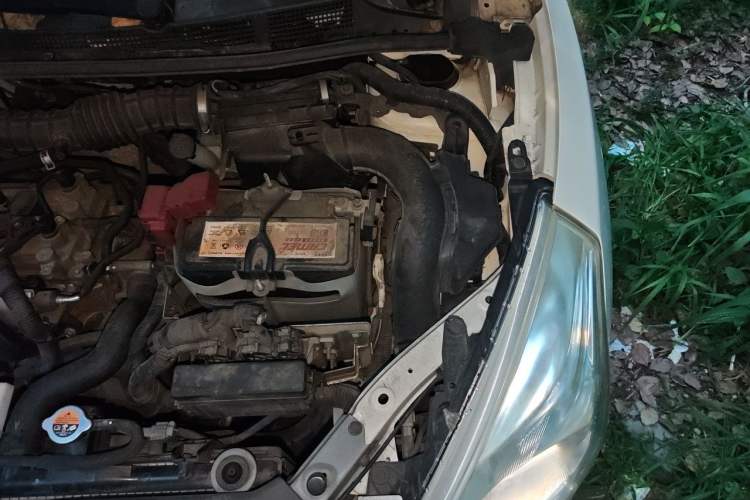 Used Nissan Tiida 2014 1.6L CVT Comfort Model Engine Bay Left