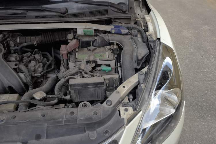 Used Nissan Tiida 2014 1.6L CVT Comfort Model Engine Bay Left