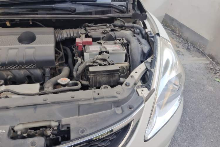 Used Nissan Tiida 2014 1.6L CVT Smart Model Engine Bay Left