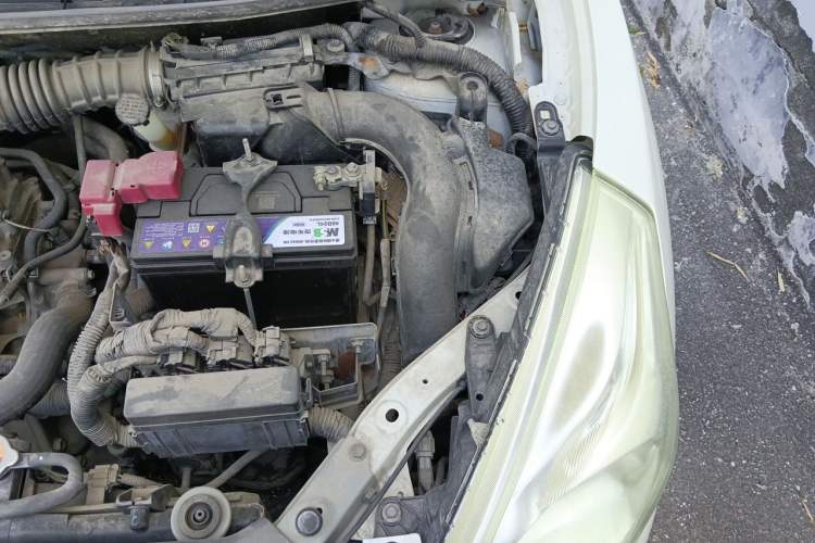 Used Nissan Tiida 2014 1.6L CVT Comfort Model Engine Bay Left