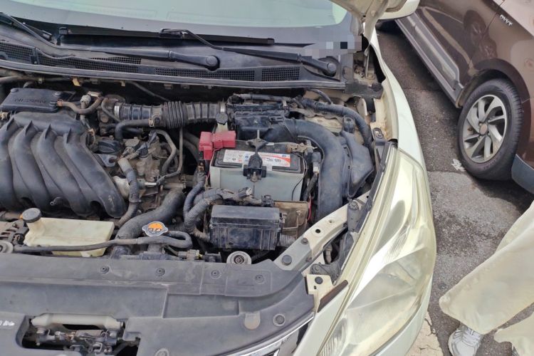Used Nissan Tiida 2014 1.6L CVT Comfort Model Engine Bay Left