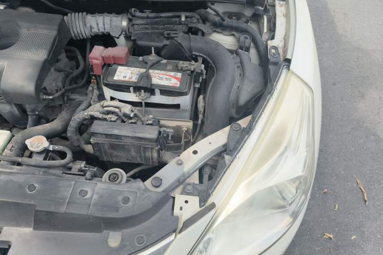 Used Nissan Tiida 2014 1.6L CVT Cool Cafe Edition Engine Bay Left
