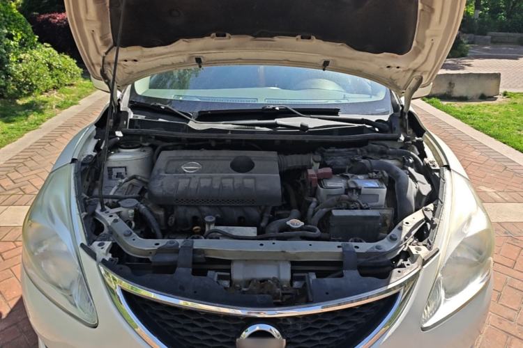 Used Nissan Tiida 2014 1.6L CVT Smart Model Engine Bay