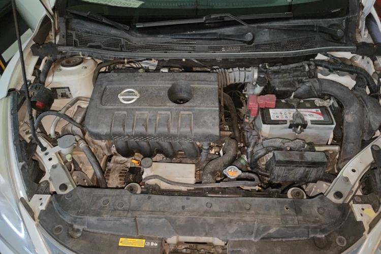 Used Nissan Tiida 2014 1.6L CVT Smart Model Engine Bay