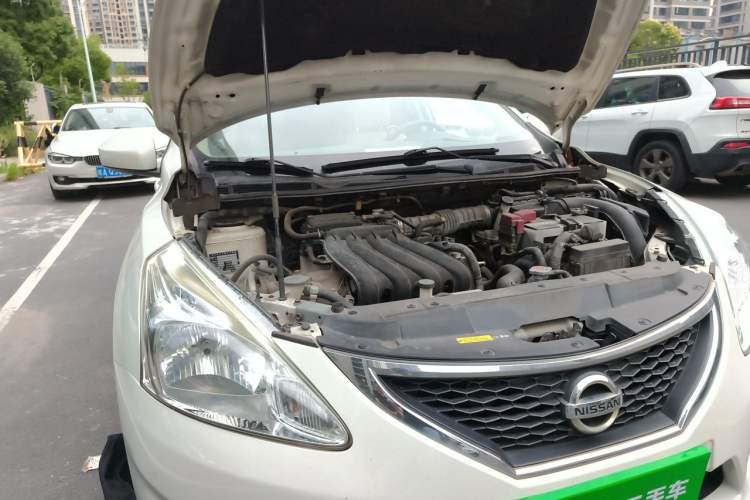 Used Nissan Tiida 2014 1.6L CVT Comfort Model Engine Bay Right