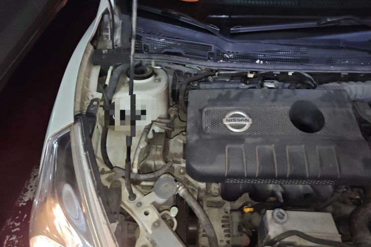 Used Nissan Tiida 2014 1.6L CVT Smart Model Engine Bay Right