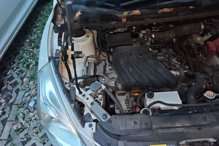 Used Nissan Tiida 2014 1.6L CVT Comfort Model Engine Bay Right