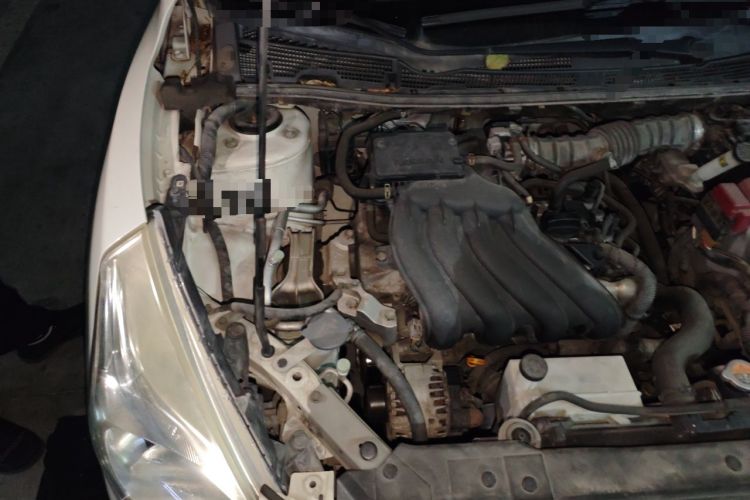 Used Nissan Tiida 2014 1.6L CVT Comfort Model Engine Bay Right