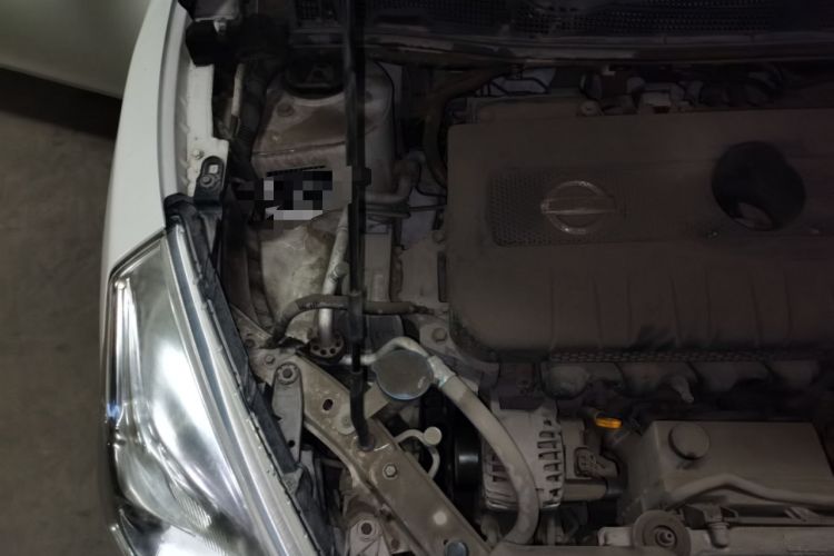 Used Nissan Tiida 2014 1.6L CVT Smart Model Engine Bay Right