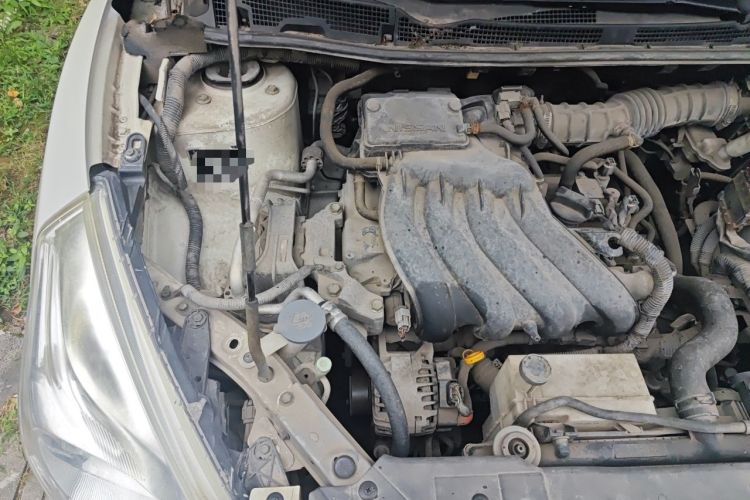 Used Nissan Tiida 2014 1.6L CVT Smart Model Engine Bay Right