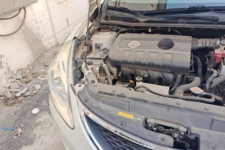 Used Nissan Tiida 2014 1.6L CVT Smart Model Engine Bay Right