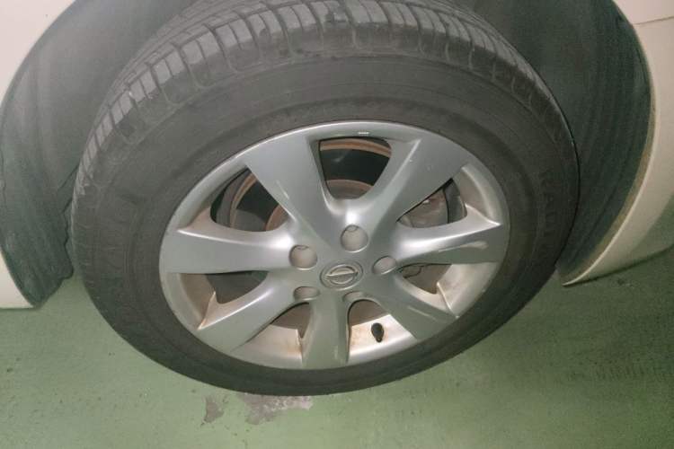 Used Nissan Tiida 2014 1.6L CVT Smart Model Exterior 1