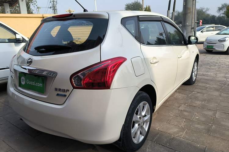 Used Nissan Tiida 2014 1.6L Manual Comfort Model Exterior 3