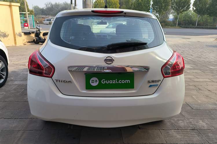 Used Nissan Tiida 2014 1.6L Manual Comfort Model Exterior 4