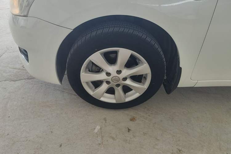 Used Nissan Tiida 2014 1.6L CVT Comfort Model Exterior 4