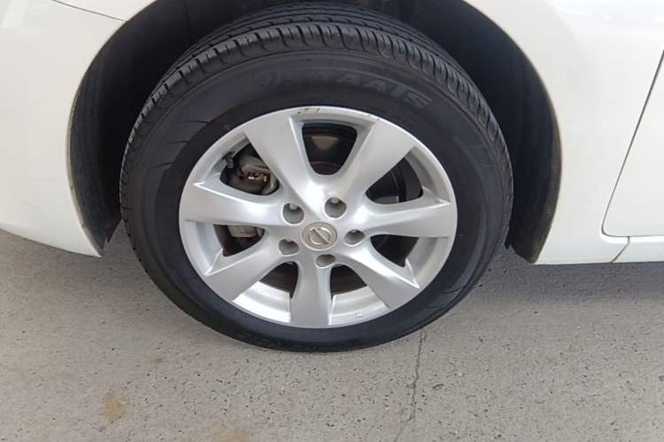 Used Nissan Tiida 2014 1.6L CVT Comfort Model Exterior 4