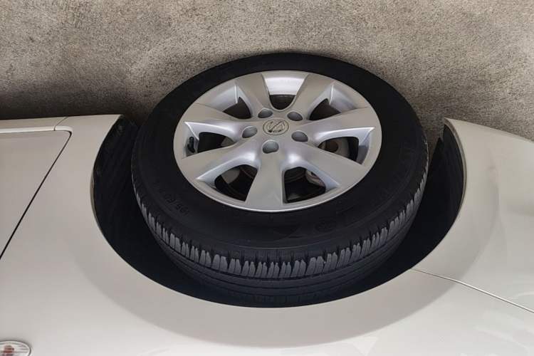 Used Nissan Tiida 2014 1.6L CVT Comfort Model Exterior 4